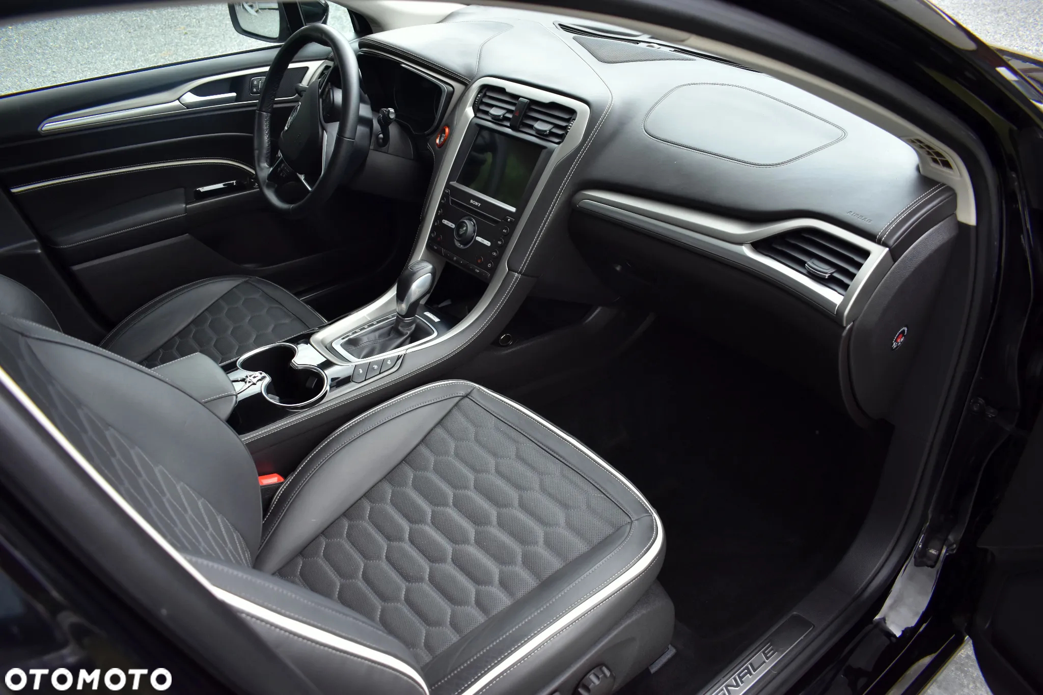 Ford Mondeo Vignale 2.0 TDCi PowerShift - 37