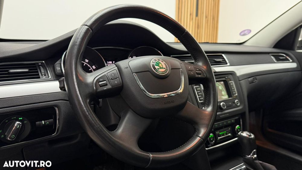 Skoda Superb 1.8 TSI DSG Ambition - 30