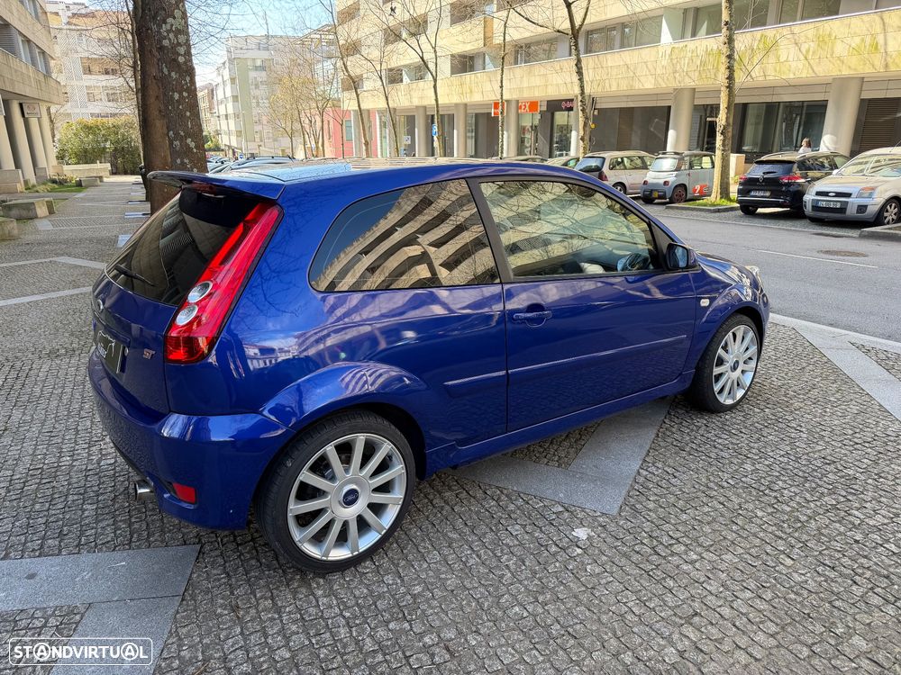 Ford Fiesta 2.0 ST - 10