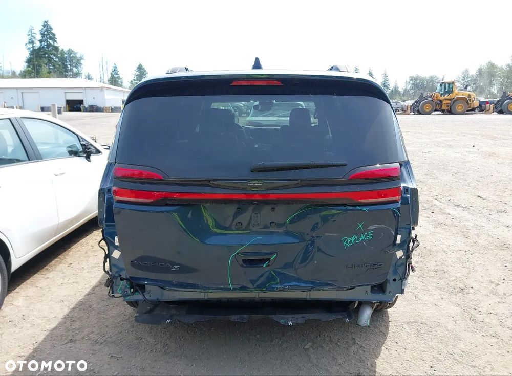 Chrysler Pacifica - 5