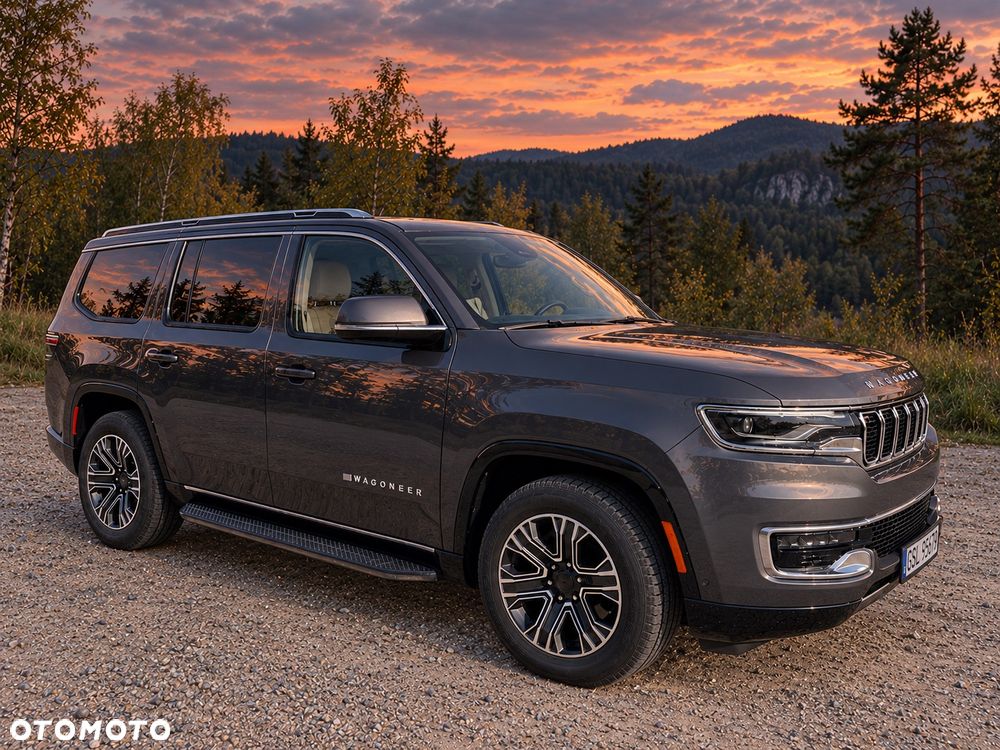 Jeep Wagoneer - 12