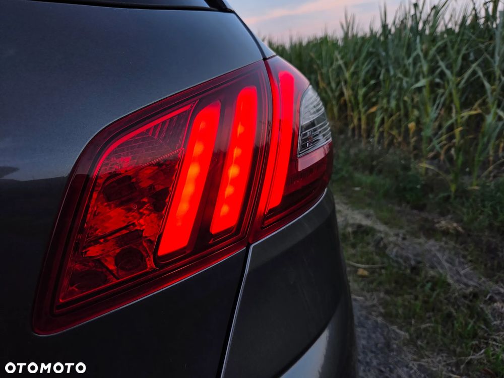 Peugeot 308 1.2 PureTech GPF Road Trip S&S EAT8 - 30
