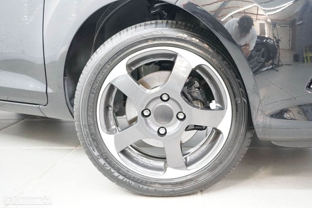 Ford Fiesta 1.25 Techno - 10
