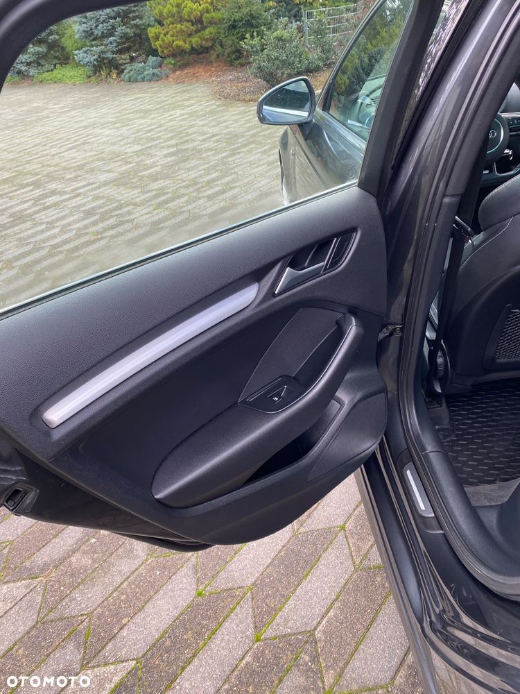 Audi A3 Sportback 2.0 TDI Ambiente S tronic - 27