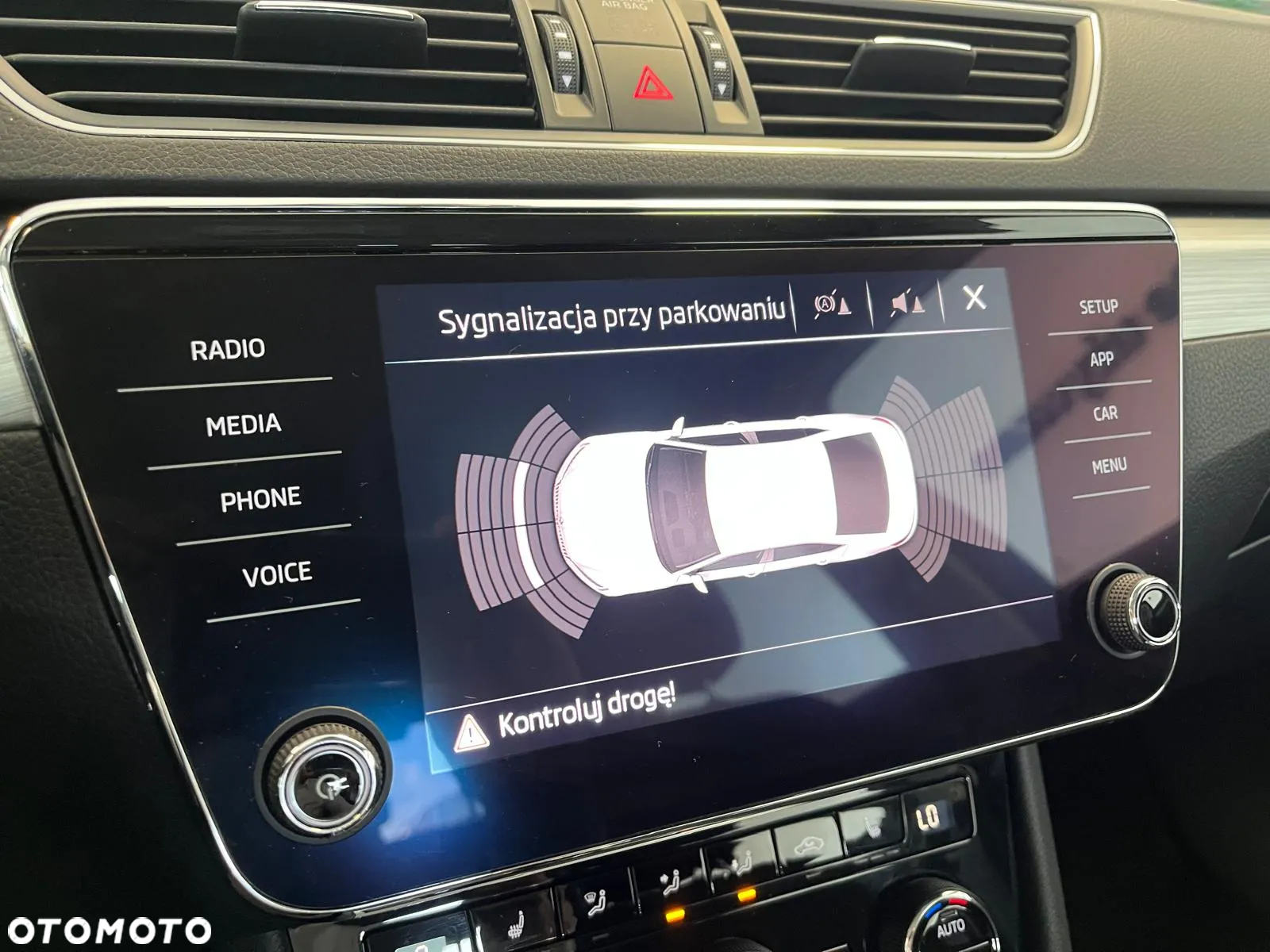 Skoda Superb 2.0 TDI SCR Ambition DSG - 32