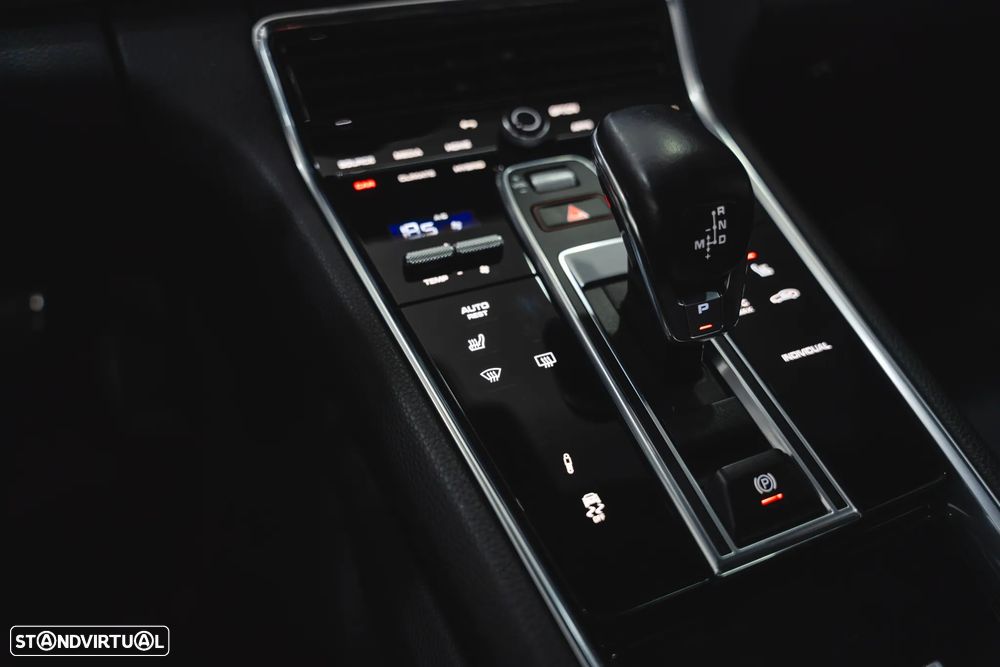 Porsche Panamera Sport Turismo 4 E-Hybrid Platinum Edition PDLS - 28