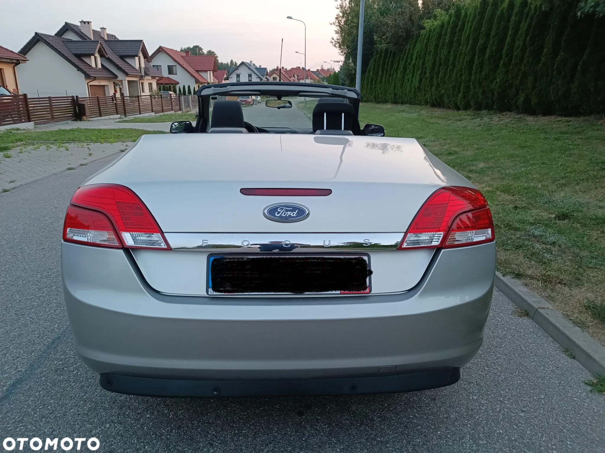 Ford Focus Coupe-Cabriolet 2.0 16V Titanium - 9