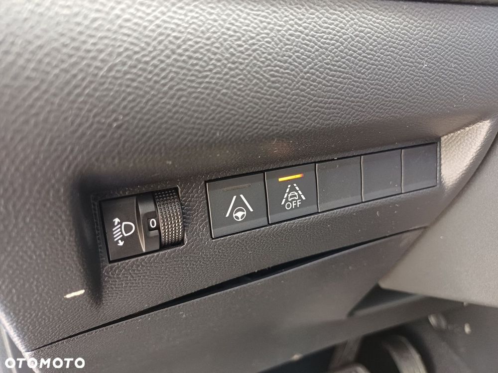 Peugeot 208 50kWh Allure - 17