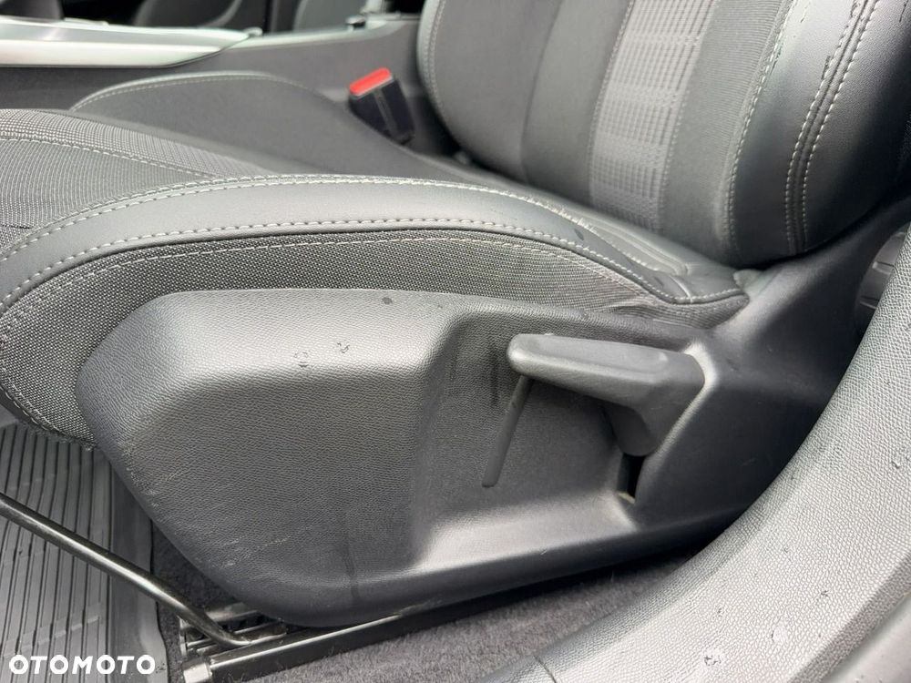 Peugeot 308 - 13