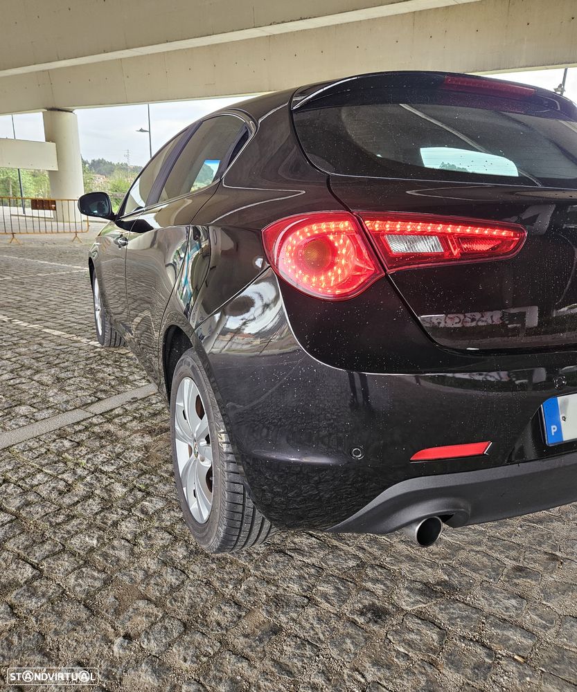 Alfa Romeo Giulietta 1.6 JTDM Distinctive - 10
