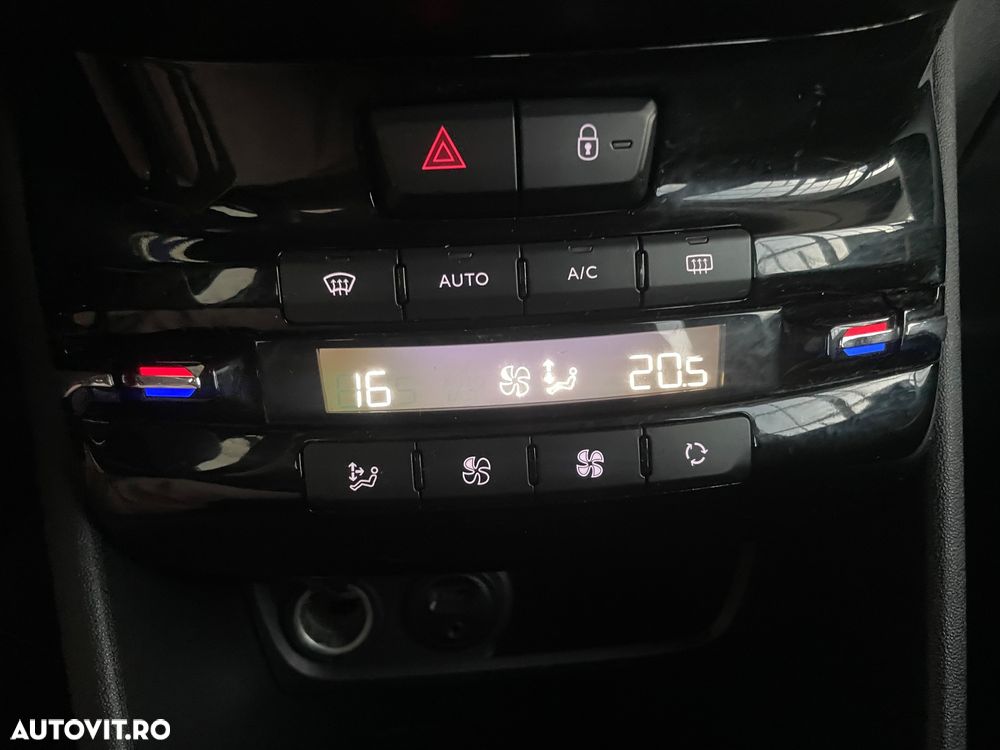Peugeot 2008 1.2 PureTech Turbo Allure - 21