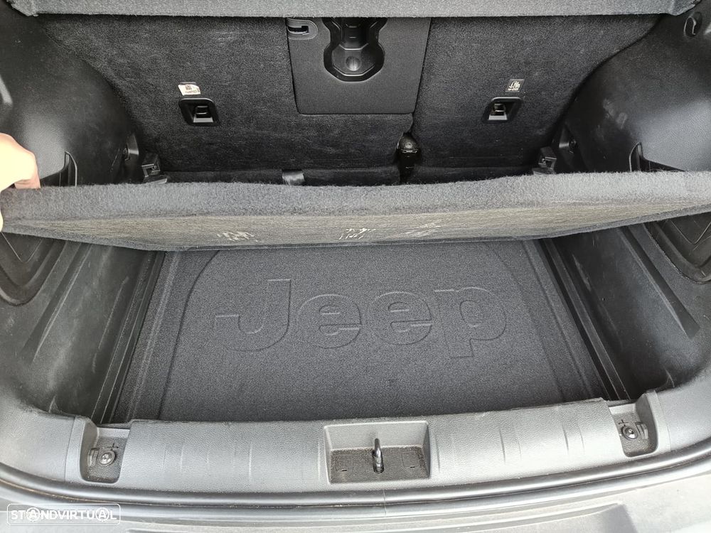 Jeep Renegade 1.0 T-GDI 80th Anniversary - 39