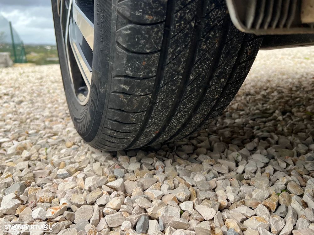 Peugeot 208 1.2 PureTech Allure EAT8 - 12