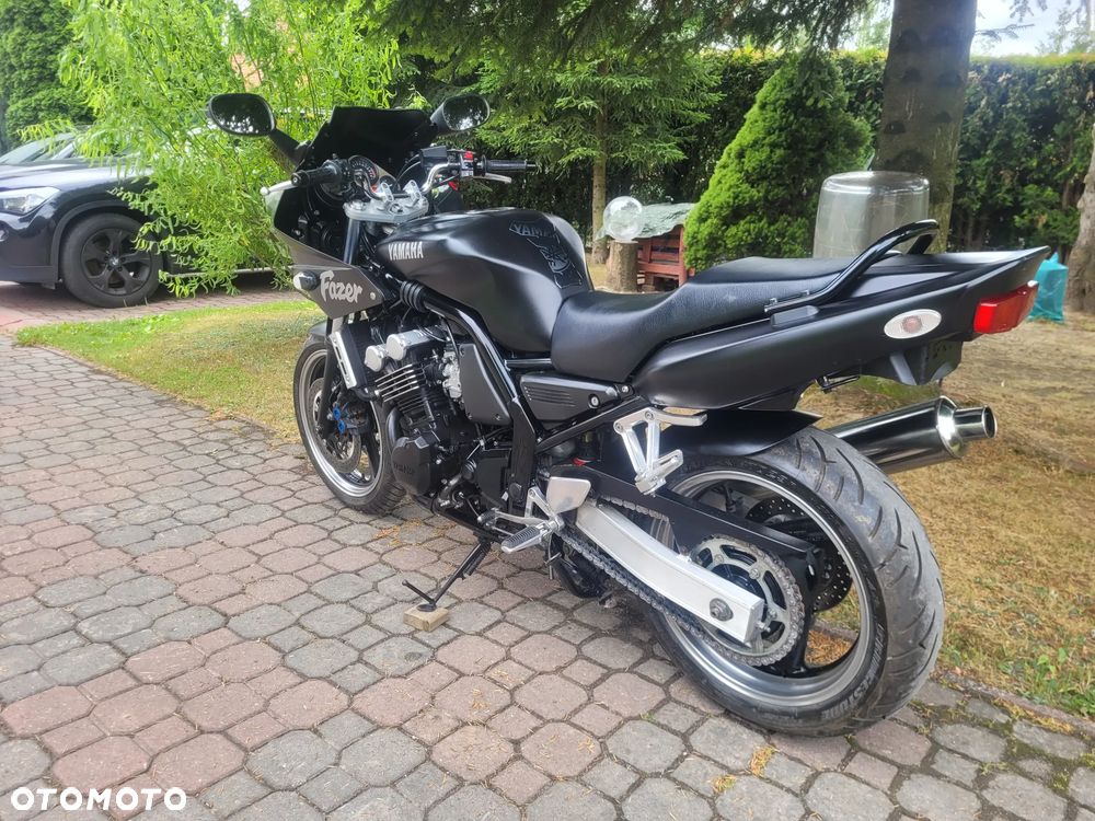 Yamaha FZS - 10