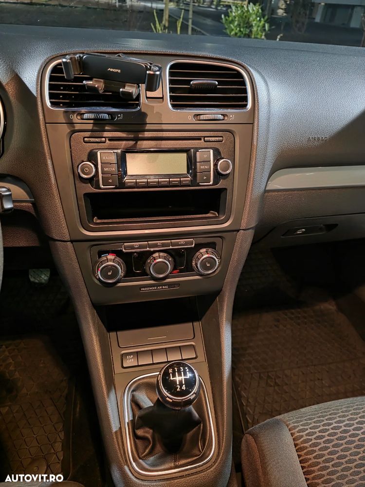 Volkswagen Golf - 6