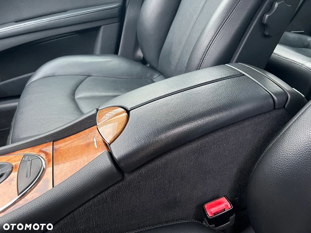 Mercedes-Benz Klasa E 320 T Elegance - 26