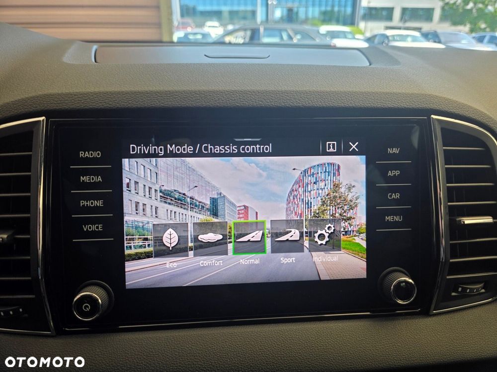Skoda Karoq 1.5 TSI ACT 4x2 Style DSG - 34