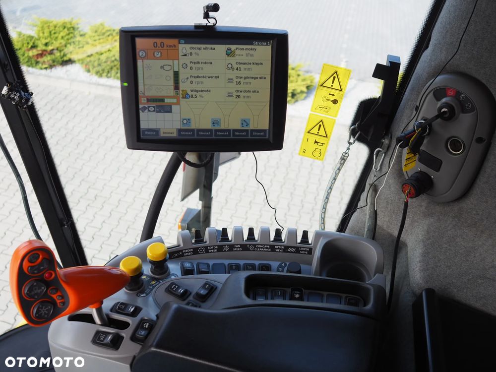 New Holland CR 9090 SmartTrax 4WD + VF 10,7 m - 7