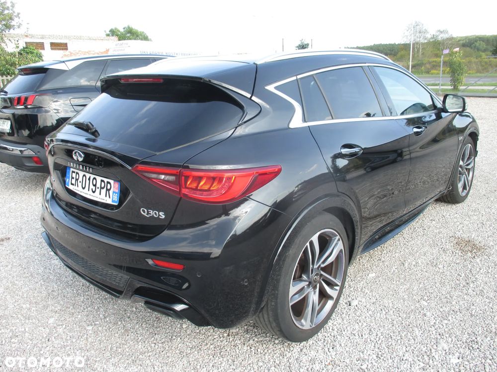 Infiniti Q30 2.2d DCT AWD Sport City Black - 8