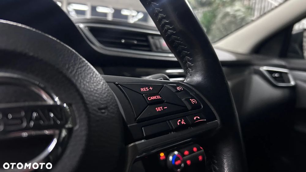 Nissan Qashqai 1.2 DIG-T N-Connecta EU6 - 14