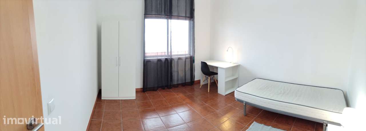 Quarto individual com mobiliário e internet em Castelo Branco - Grande imagem: 2/13