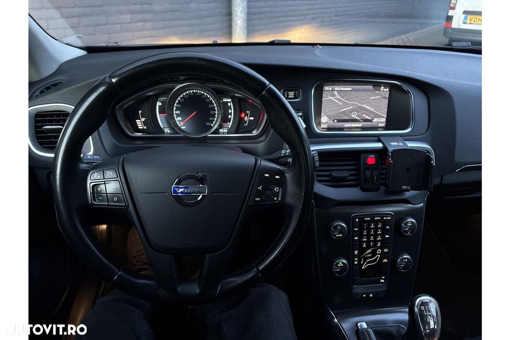 Volvo V40 D2 - 20