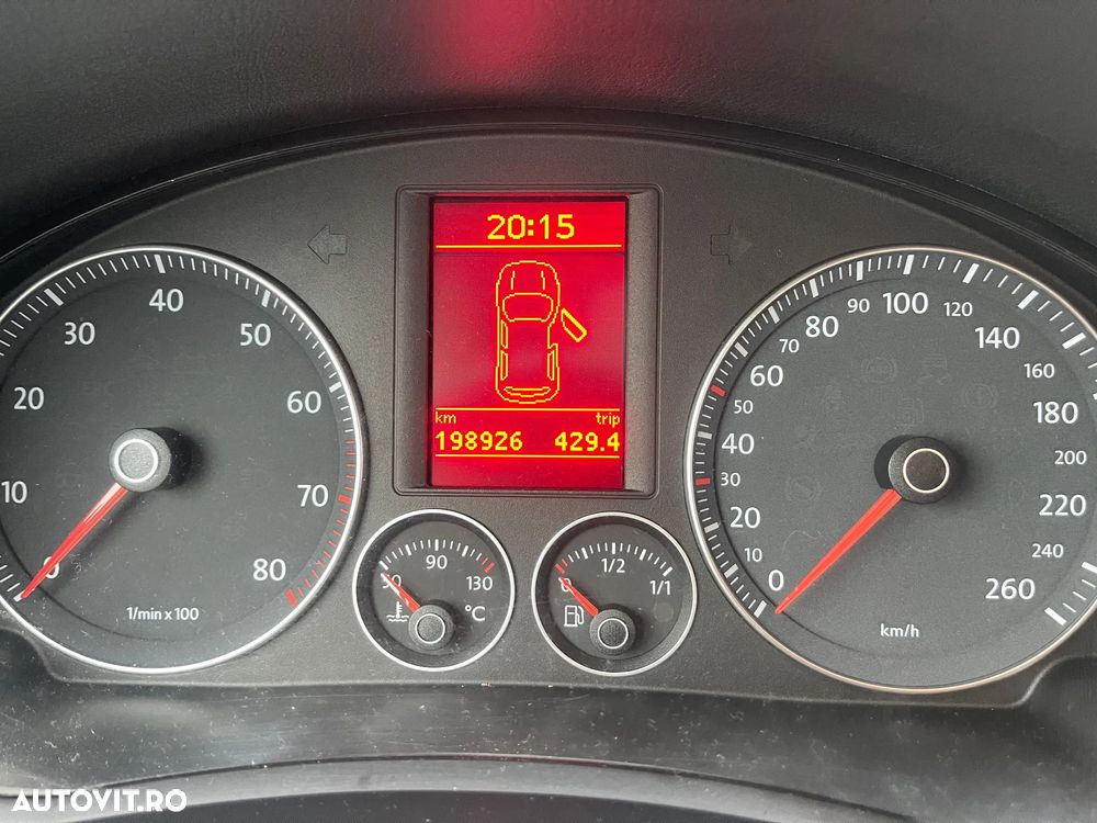 Volkswagen Golf Plus 1.4 TSI DSG Tour Edition - 13