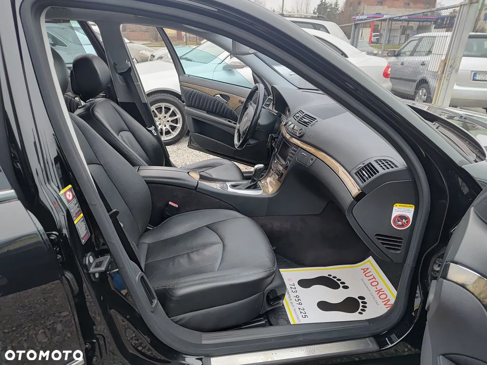 Mercedes-Benz Klasa E 500 Avantgarde Sport Edition - 27