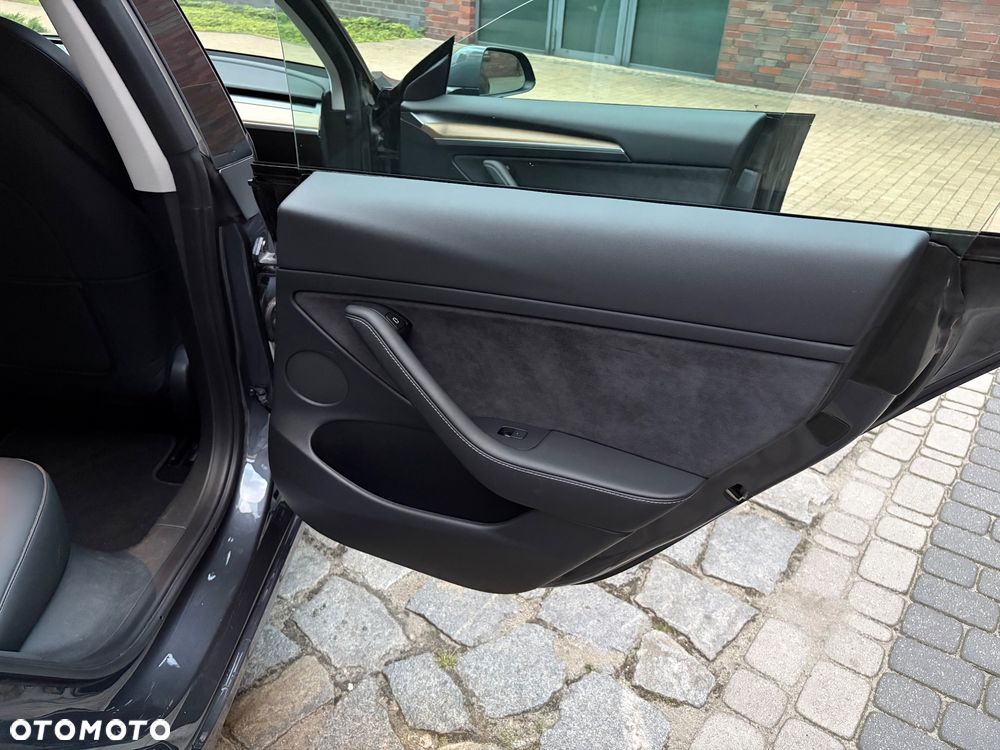 Tesla Model 3 Standard Range Plus - 14
