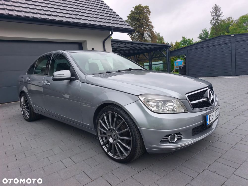 Mercedes-Benz Klasa C 180 CGI BlueEFFICIENCY Avantgarde - 7