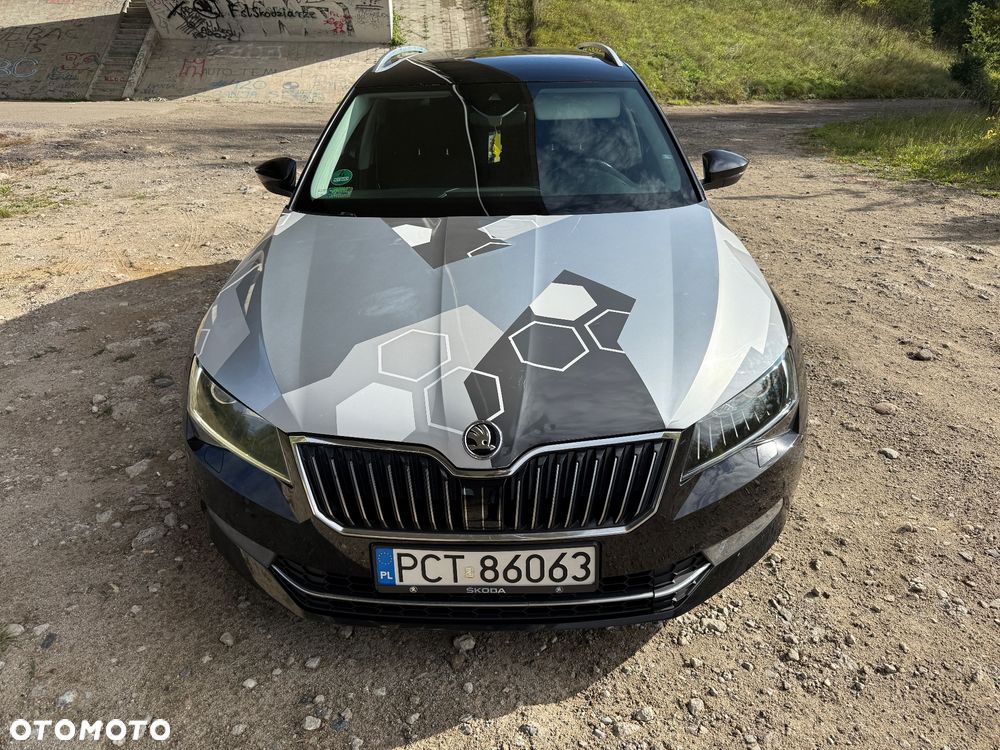 Skoda Superb 2.0 TDI DSG Premium Edition - 12
