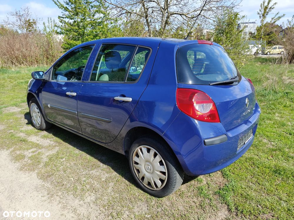Renault Clio - 2