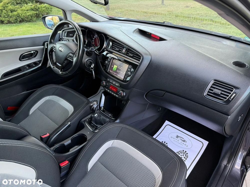 Kia Ceed 1.6 GDI Dream Team Edition - 30