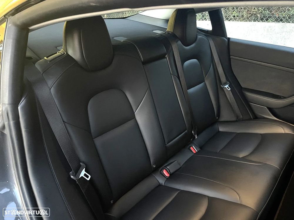 Tesla Model 3 Standard Range Plus RWD - 32