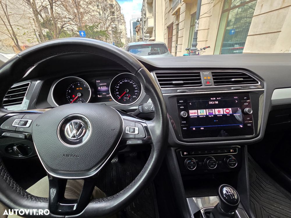 Volkswagen Tiguan 1.5 TSI ACT Comfortline - 8