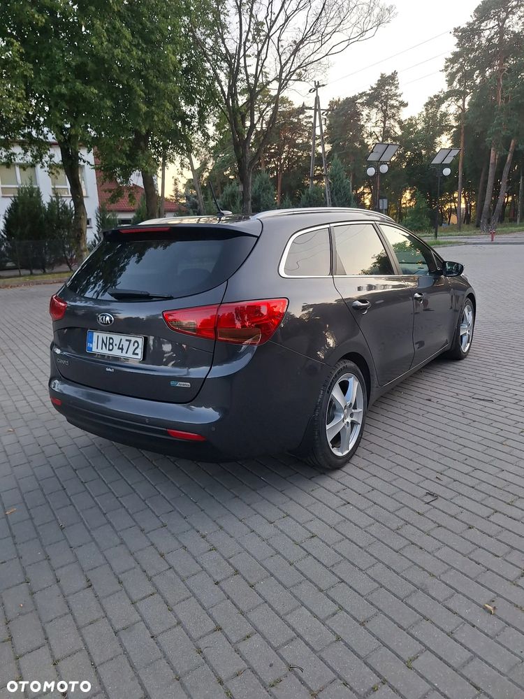 Kia Ceed 1.6 GDI ISG Platinum Edition - 4