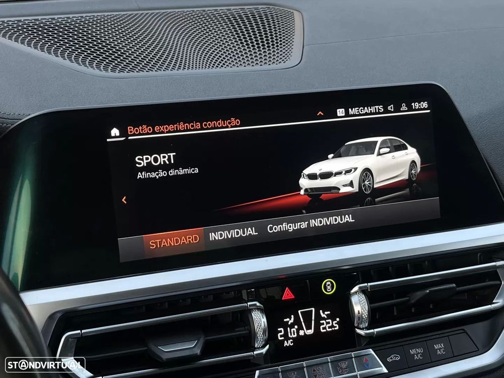 BMW 320 d Pack Desportivo M Auto - 32