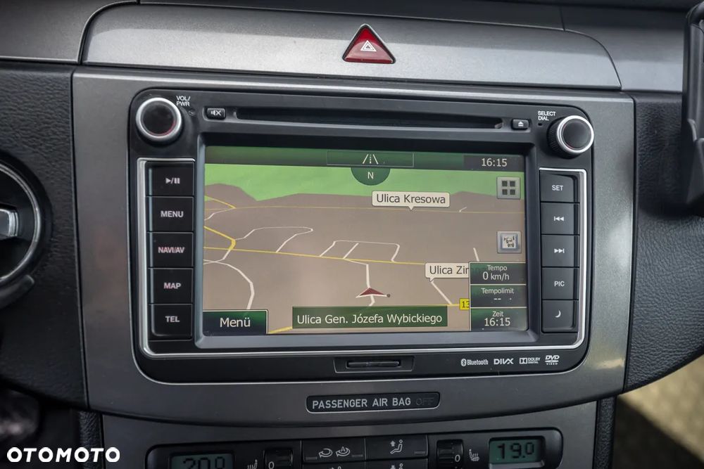 Volkswagen Passat 2.0 TDI DPF BlueMotion Technology Comfortline - 29