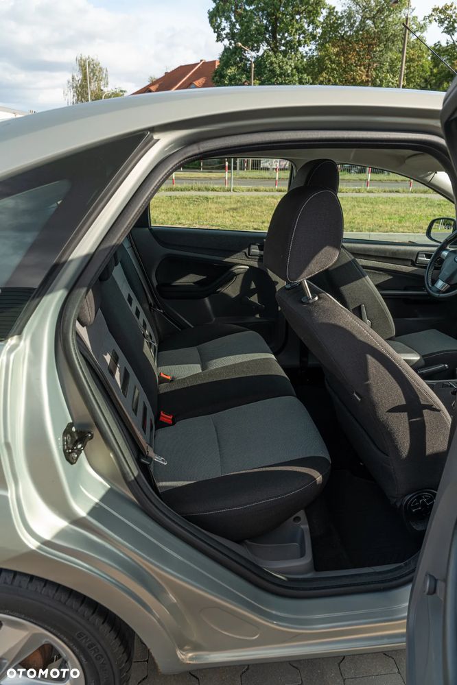 Ford Focus 1.6 Titanium - 10