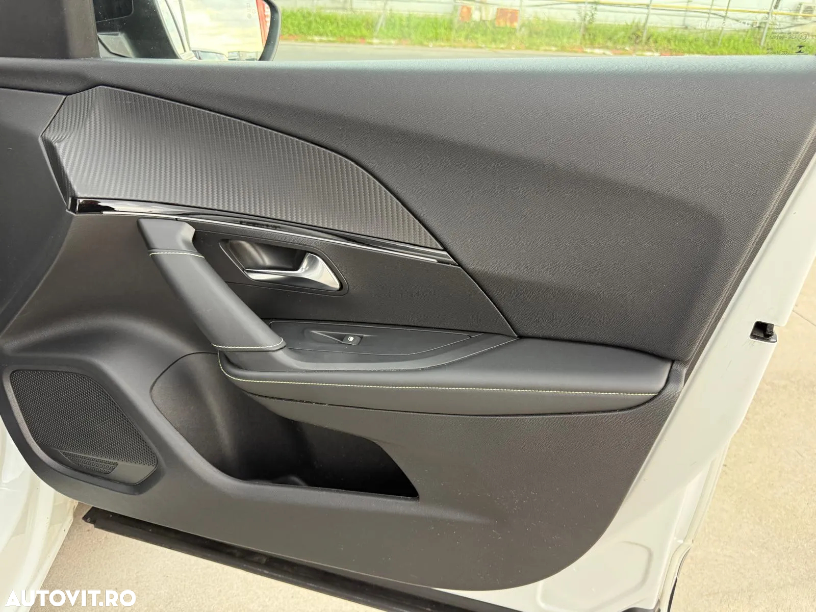 Peugeot 2008 PureTech 155 EAT8 GT Pack - 38