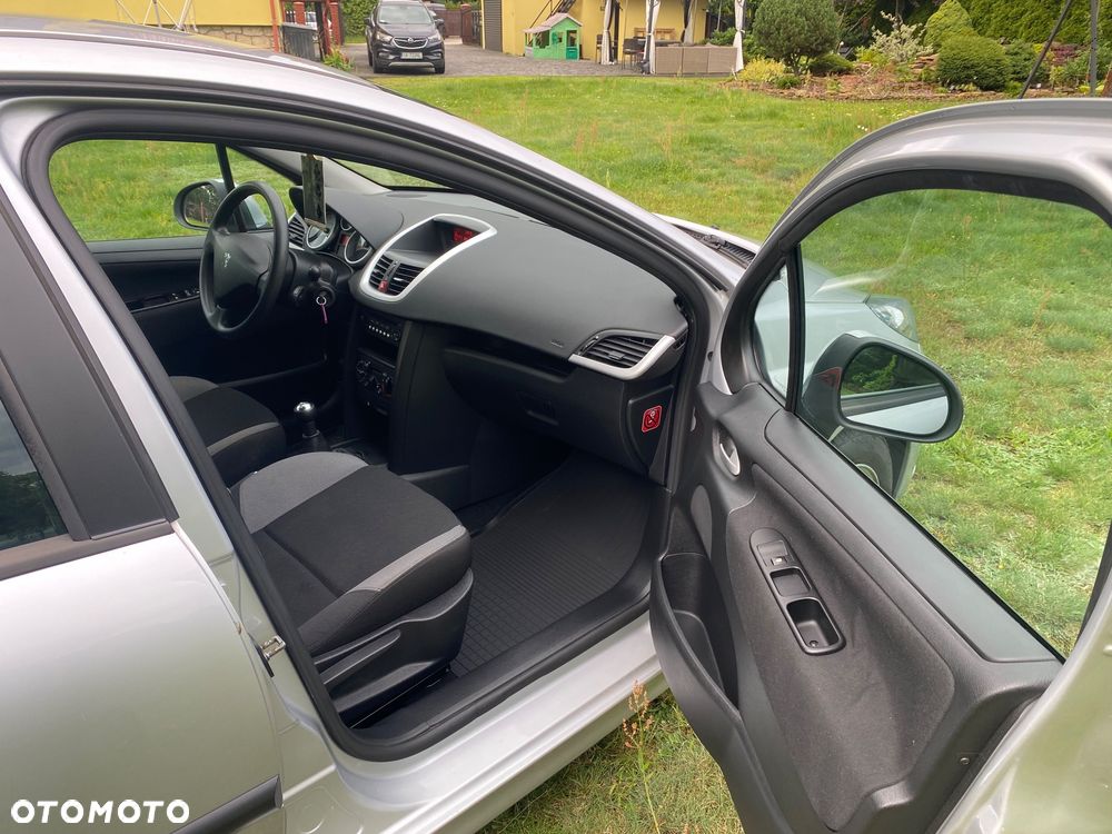 Peugeot 207 95 VTi Urban Style - 12