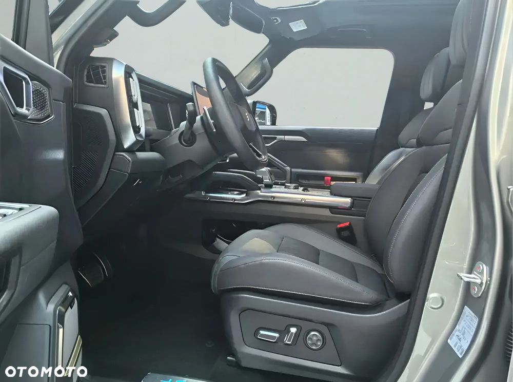 Jetour Traveller - 8