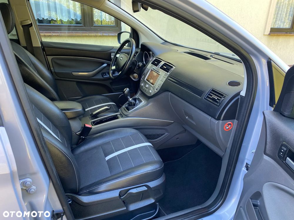 Ford Kuga 2.0 TDCi 2x4 Titanium - 19