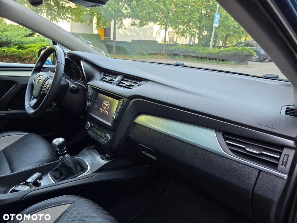 Toyota Avensis - 24