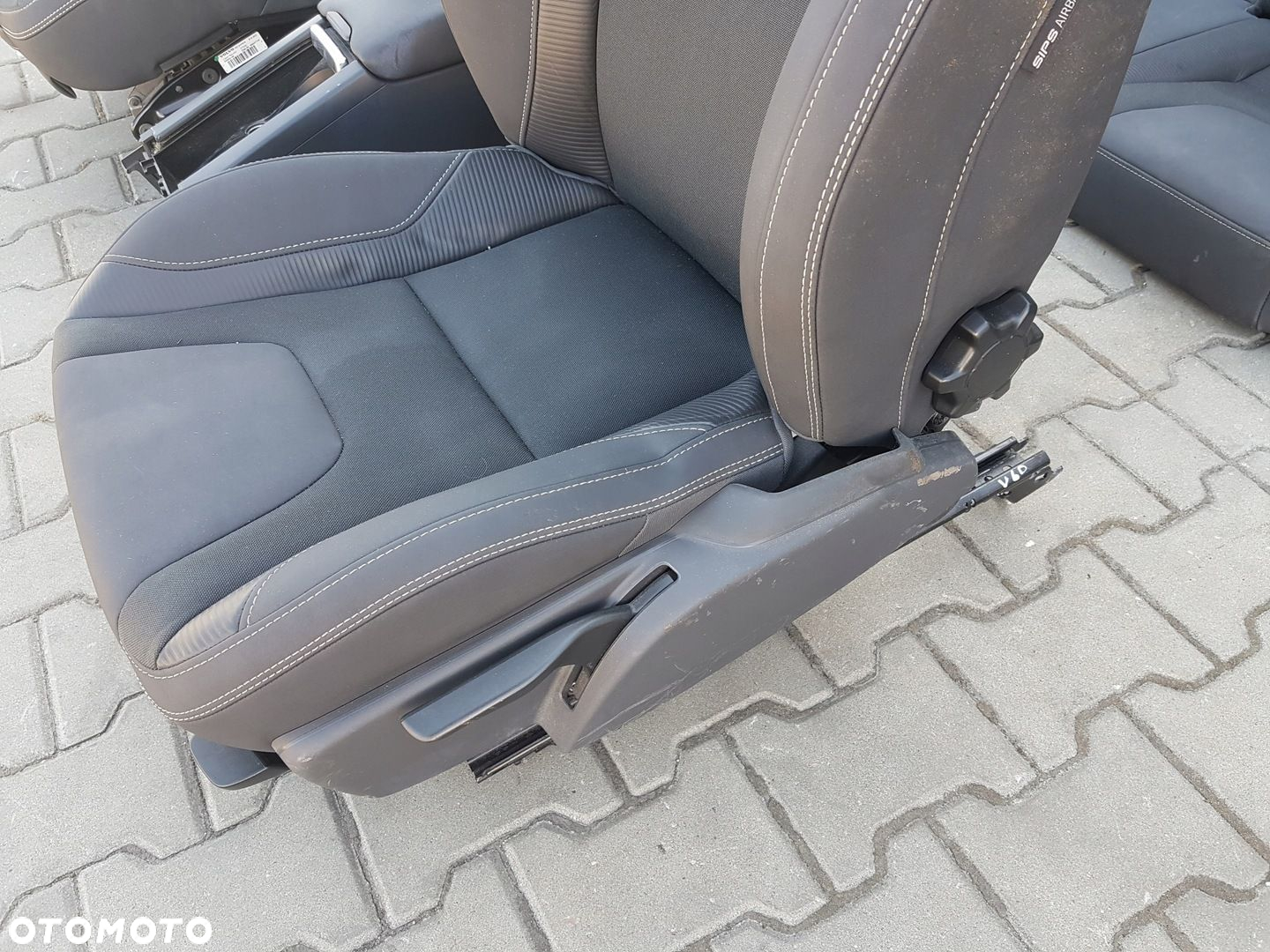 VOLVO V60 I 11-18r FOTELE PÓŁSKÓRY KANAPA R-DESING - 9