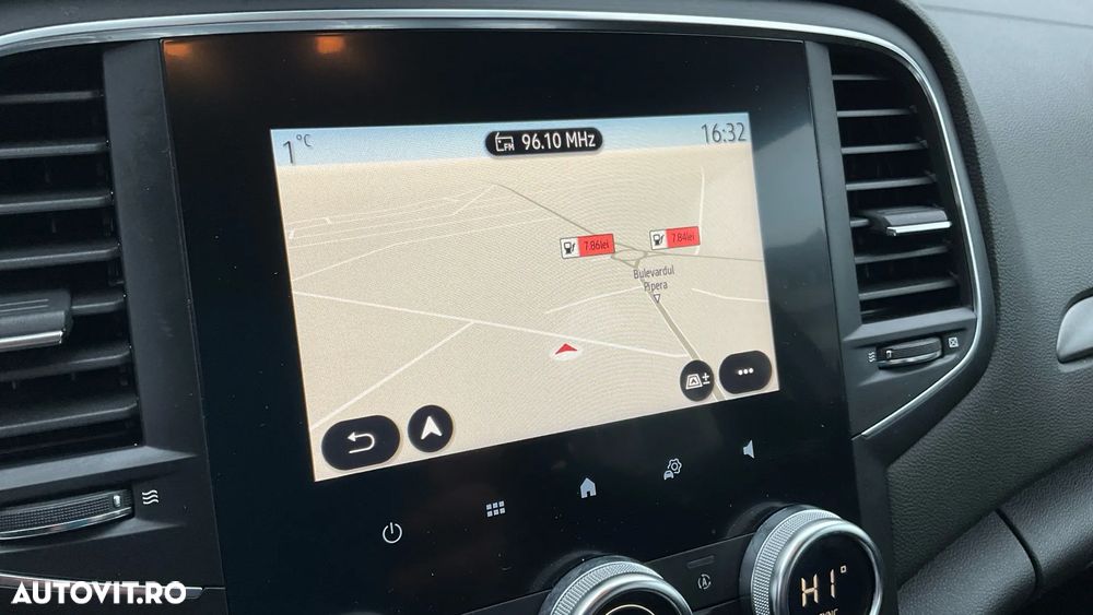 Renault Megane TCE 140 EDC Techno - 12