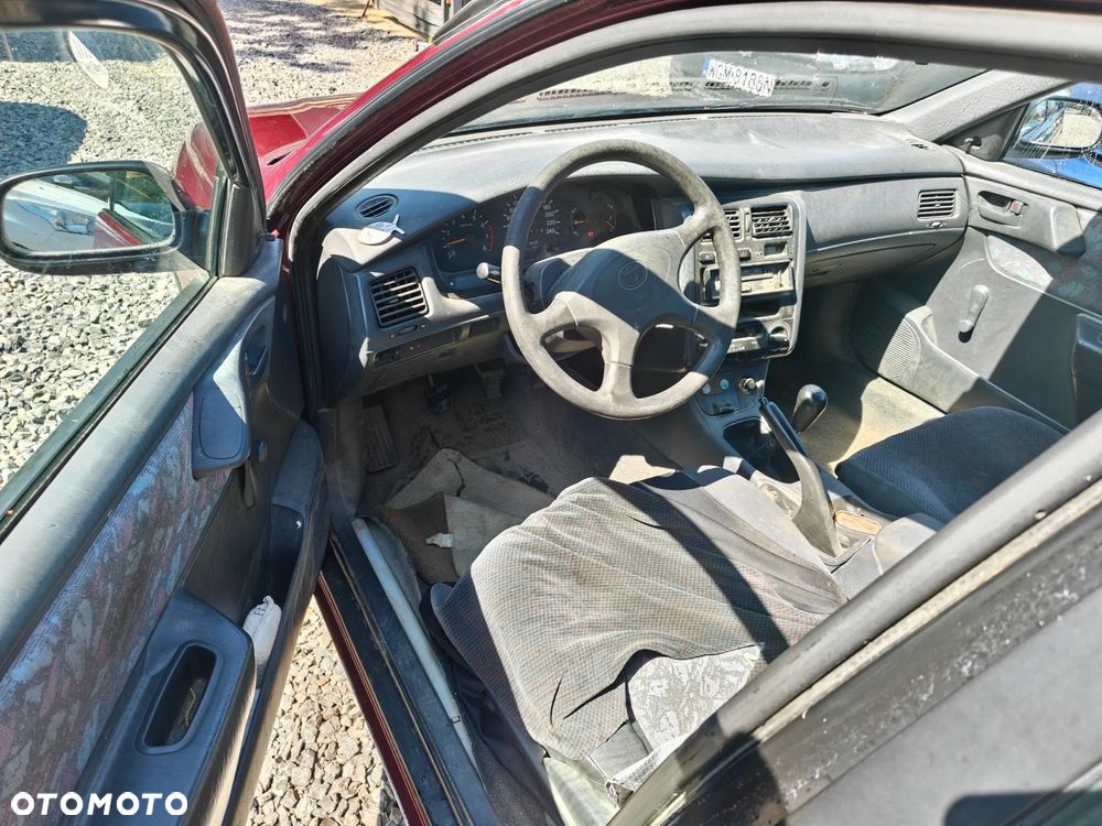 Toyota Carina 1.6 XLi - 7