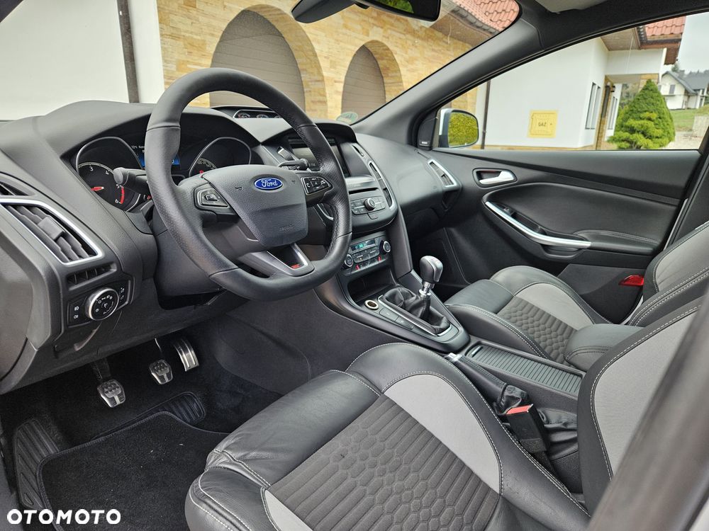 Ford Focus - 18