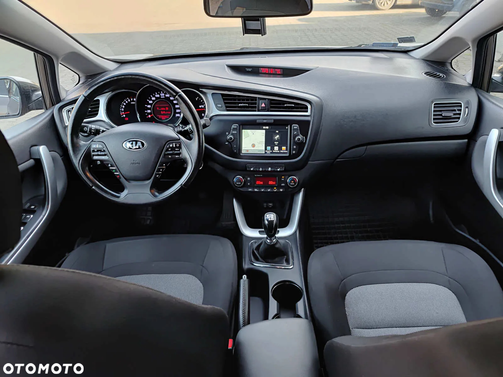Kia Ceed - 10