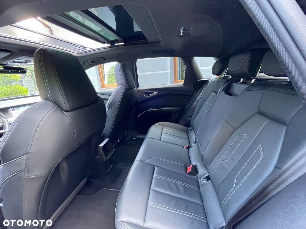 Audi Q4 e-tron 35 52kWh S Line - 22